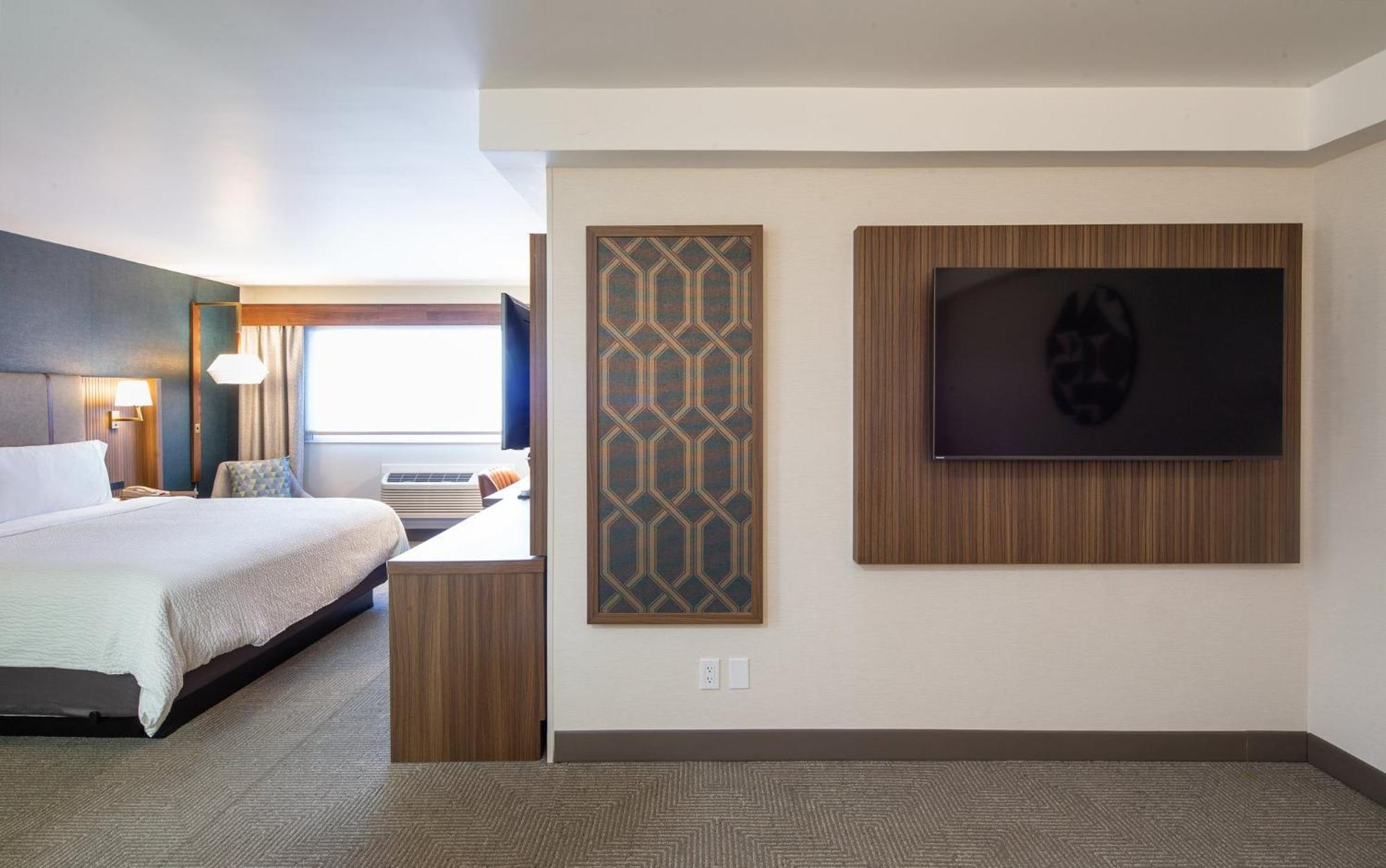 Hotel By Ihg 3*