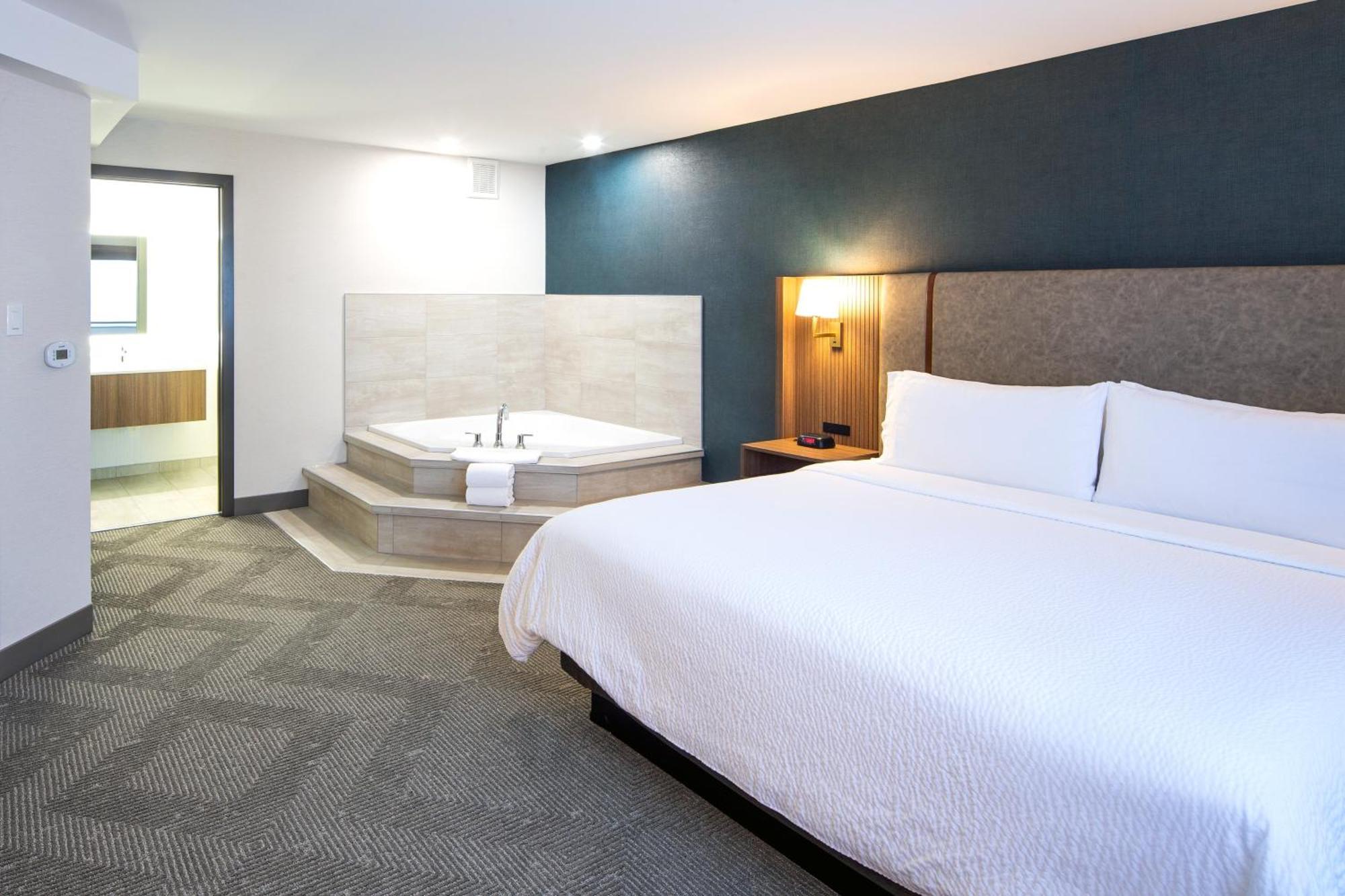 By Ihg Hotel