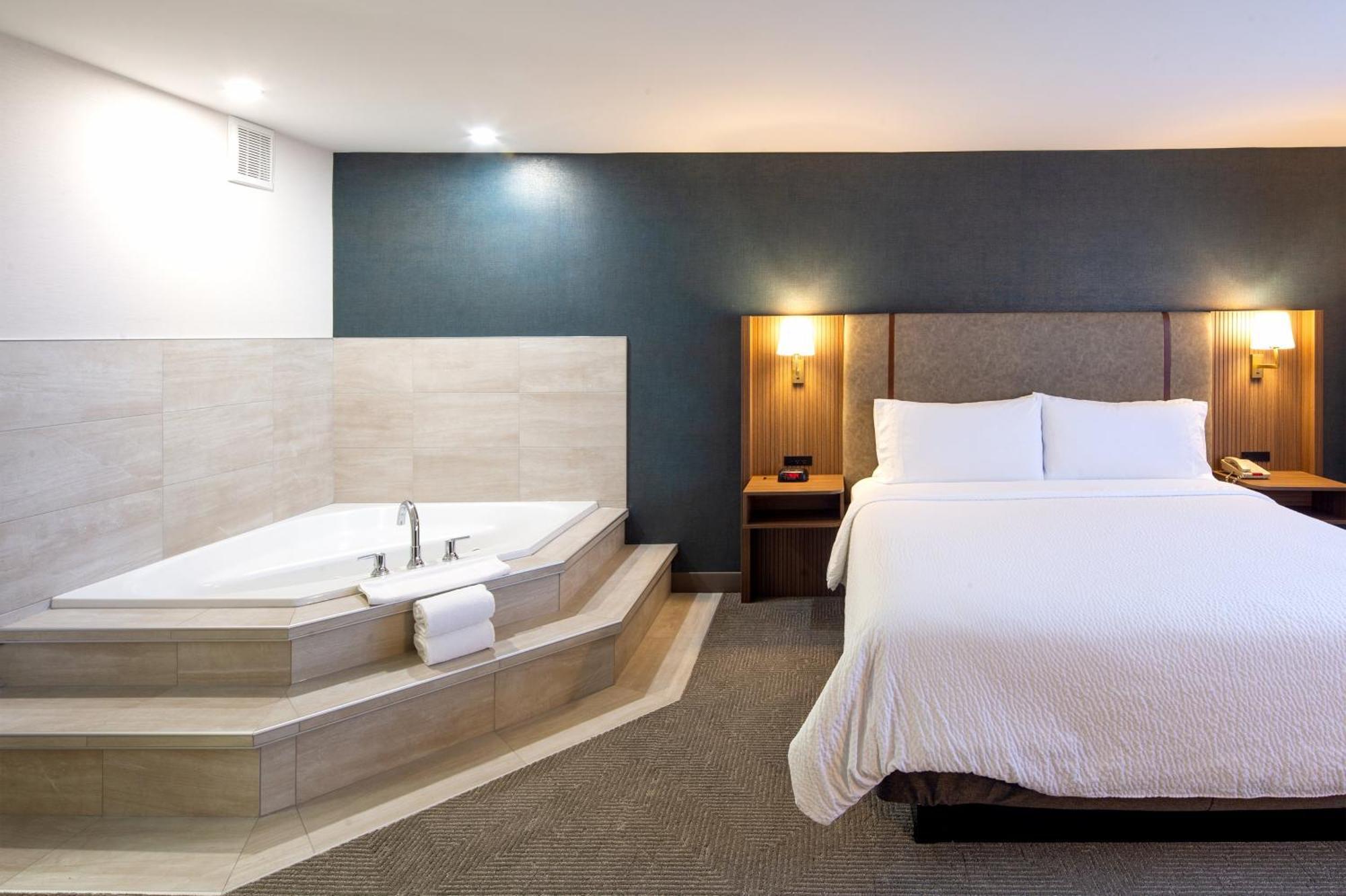 By Ihg Hotel 3*