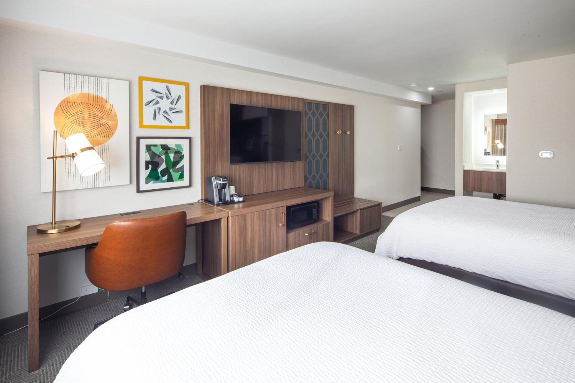 Hotel By Ihg 3*